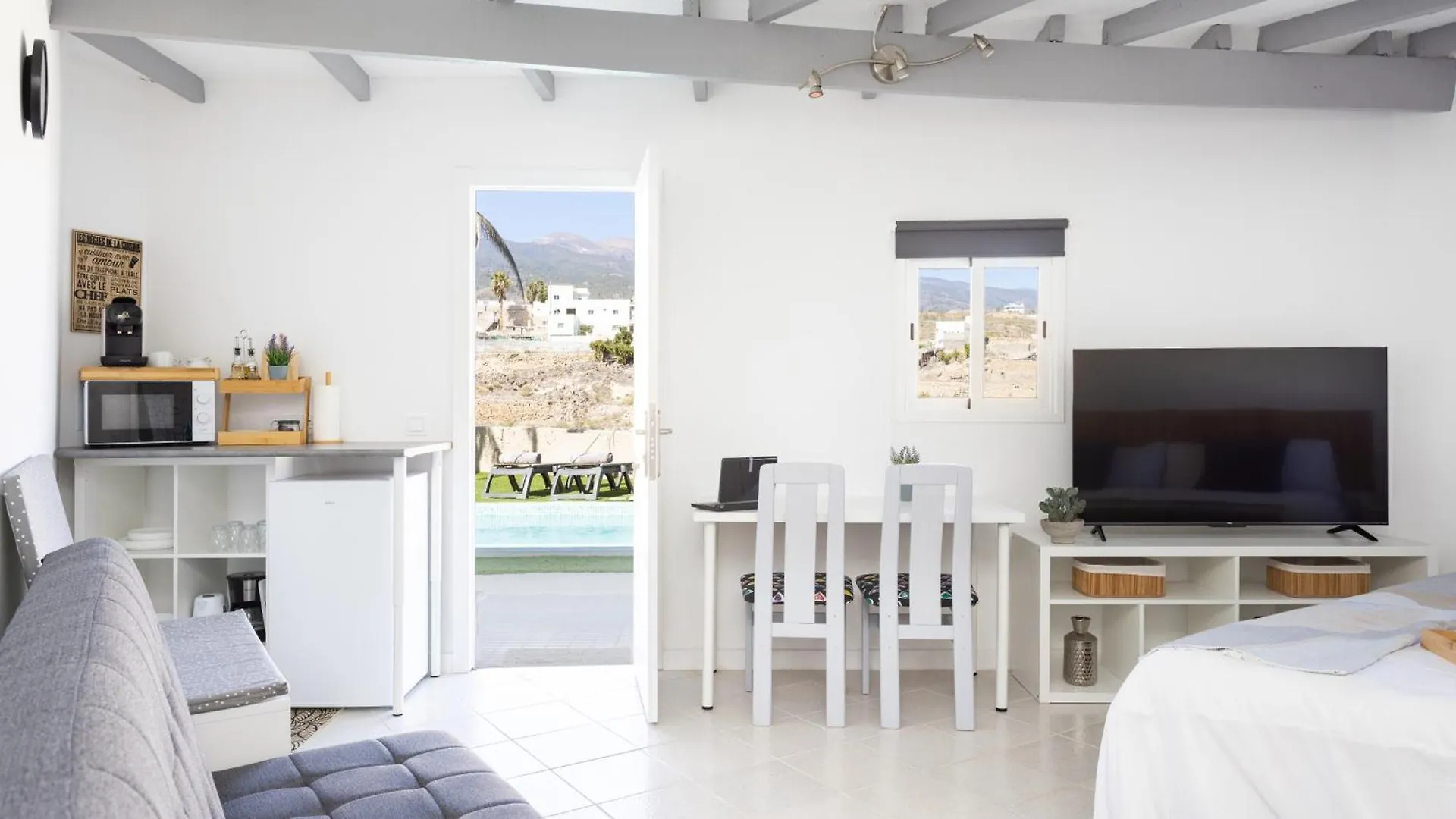 Oasis Tenerife Rentals Con Piscina Climatizada, Cocina Exterior Y Barbacoa